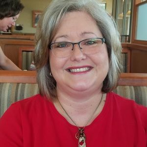 Meet your Posher, Debbie